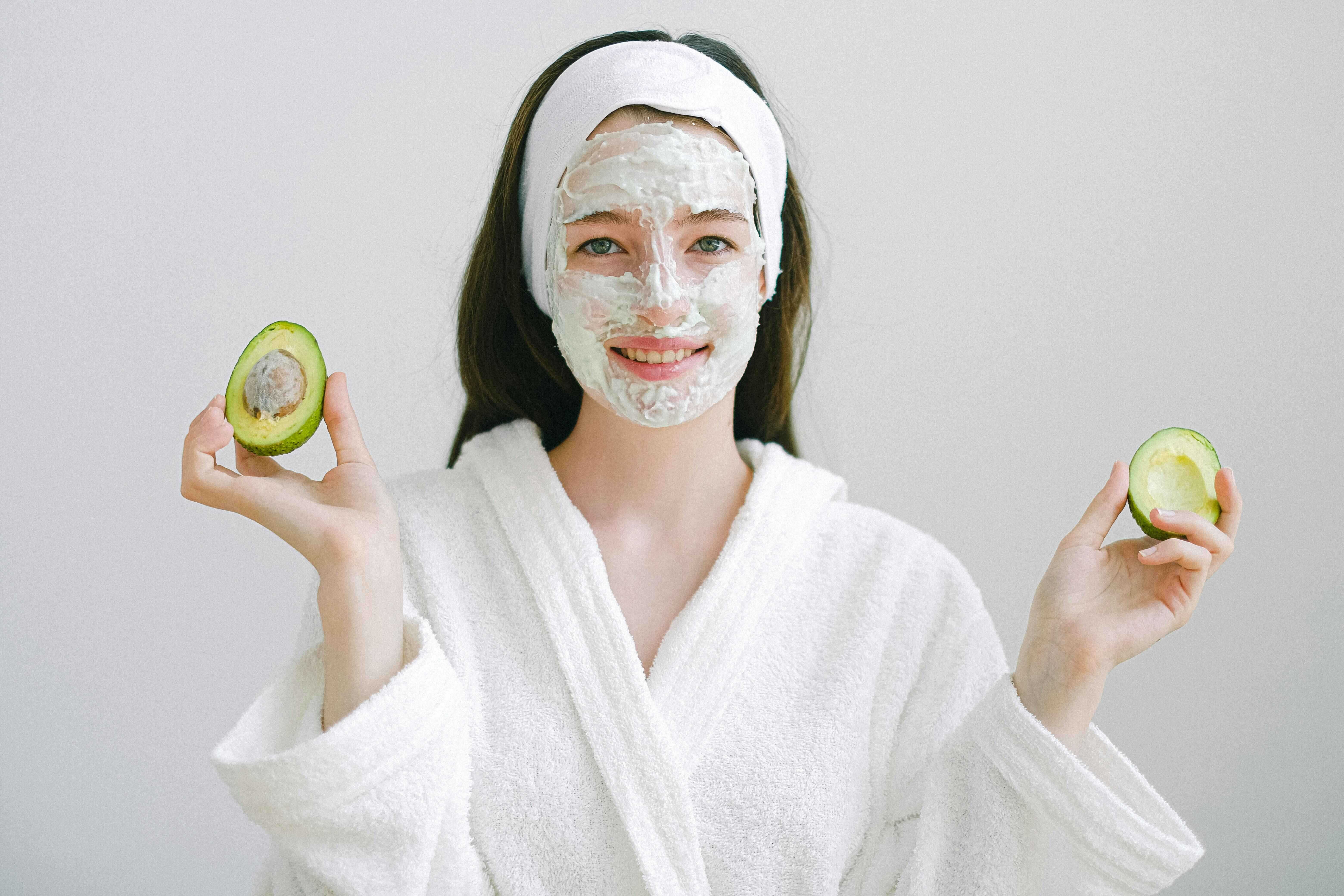 Cantik dan Awet Muda Nggak Perlu Mahal, Cukup Makan Buah Alpukat